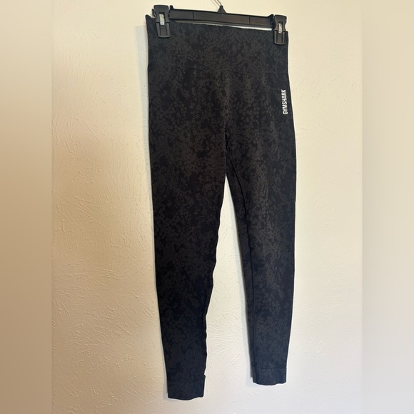 Gymshark Pants - Gymshark adapt Camo leggings small